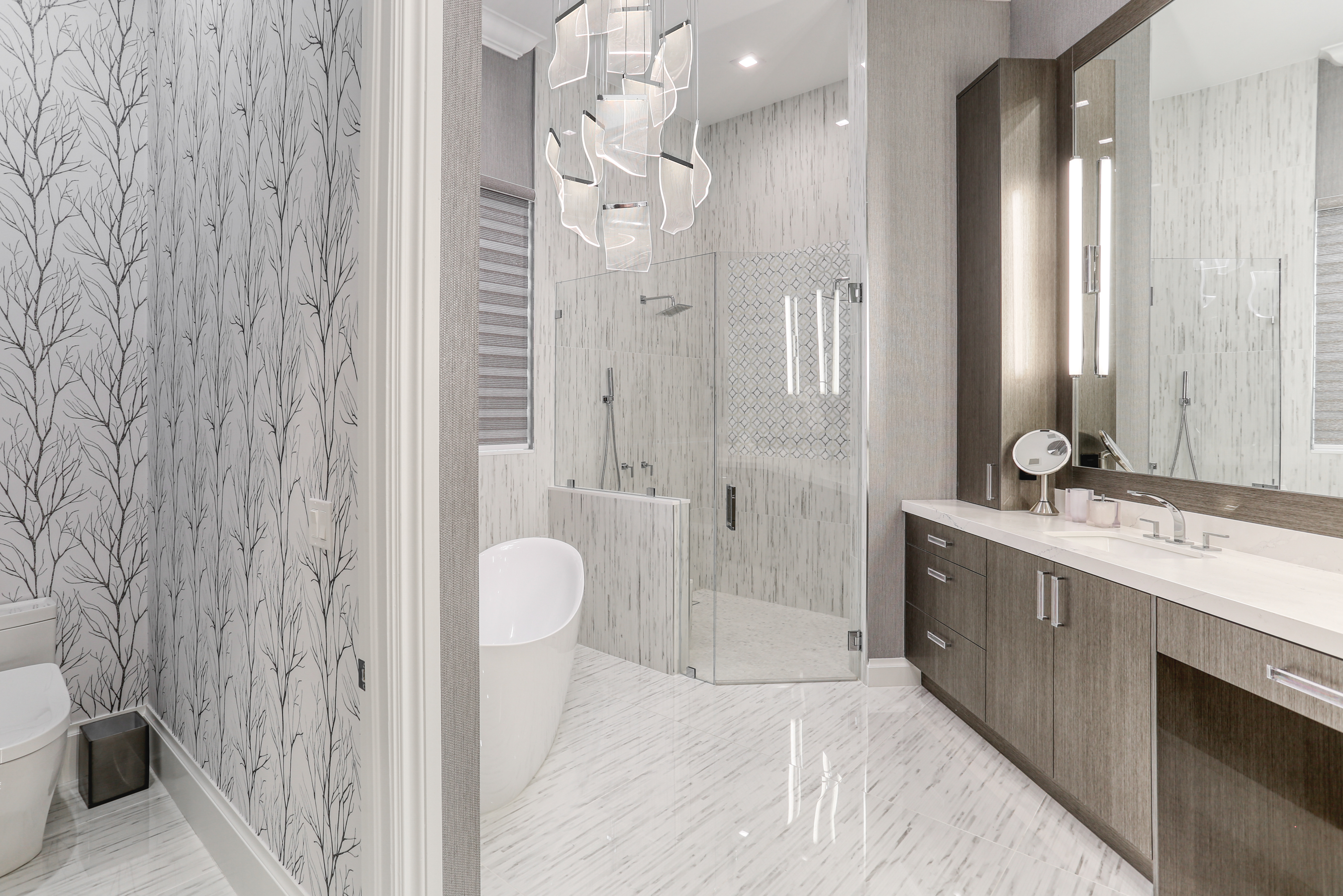 Bathroom suite shower and tub